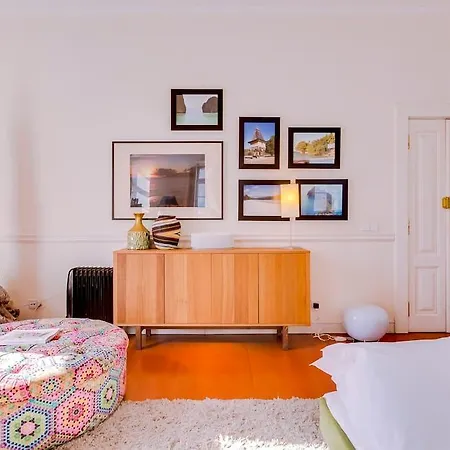 Apartamento Stunning Views For Up To 4 Pax In Chiado Lisboa