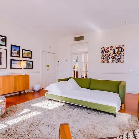 Apartamento Stunning Views For Up To 4 Pax In Chiado Lisboa